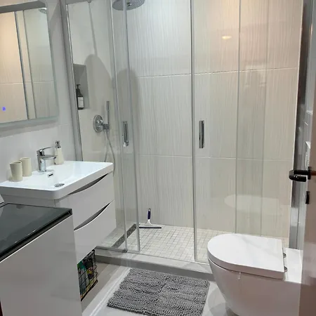 Deluxe Ana 100 M From The * אופטיה