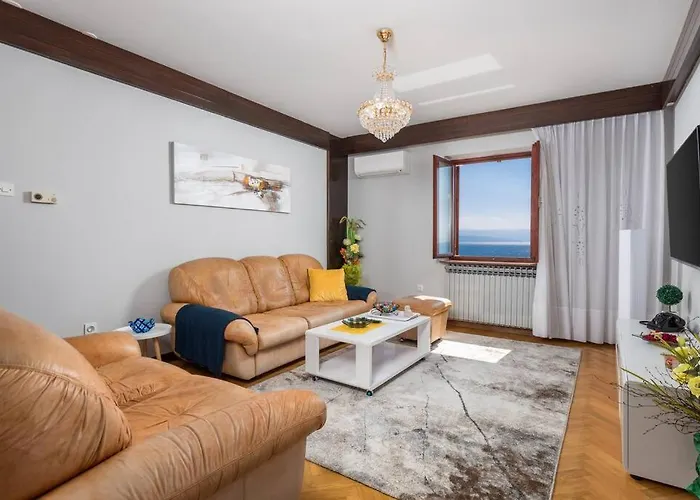 Apartament Deluxe Ana 100 M From The Opatija
