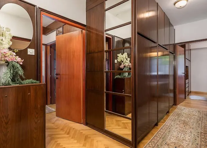 Apartament Deluxe Ana 100 M From The *