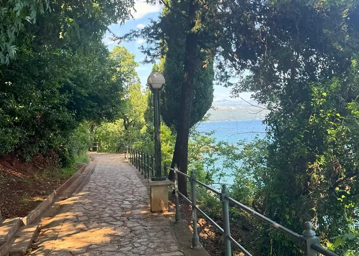 Deluxe Ana 100 M From The Apartament Opatija
