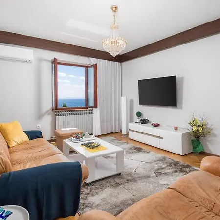 Apartment Deluxe Ana 100 M From The *