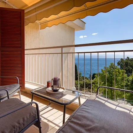 Apartment Deluxe Ana 100 M From The Opatija