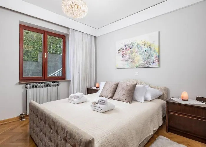 Deluxe Ana 100 M From The Appartement *