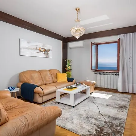 Appartement Deluxe Ana 100 M From The Opatija