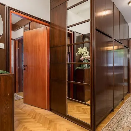 Apartmán Deluxe Ana 100 M From The *